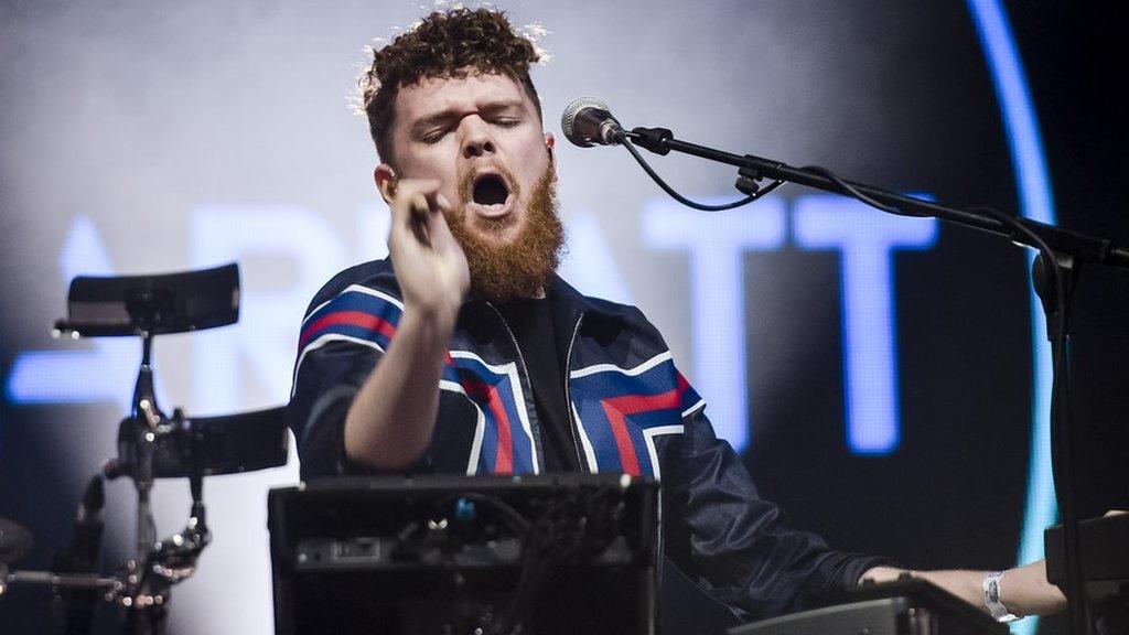 Jack Garratt in concert