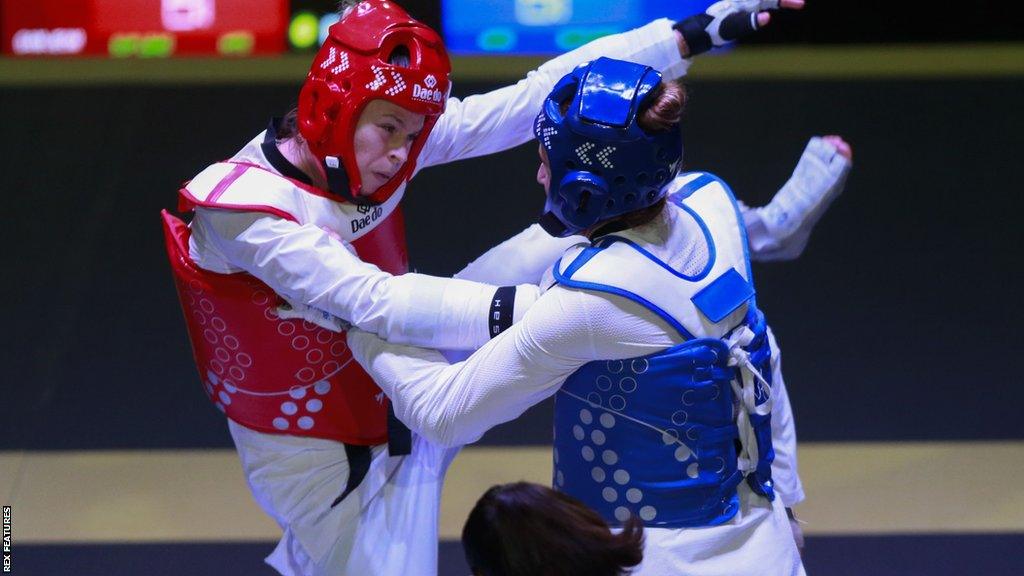 Serbian Nadica Bozanic (L) and British Rebecca McGowan