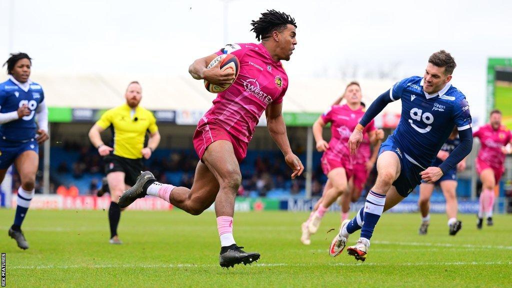 Immanuel Feyi-Waboso scoring Exeter's fifth try against Sale