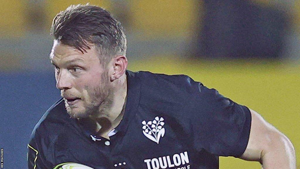 Dan Biggar playing for Toulon