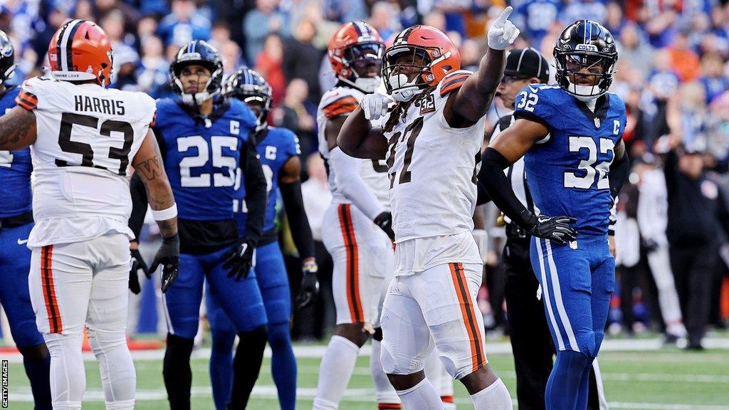 Cleveland Browns running back Kareem Hunt celebrates scoring