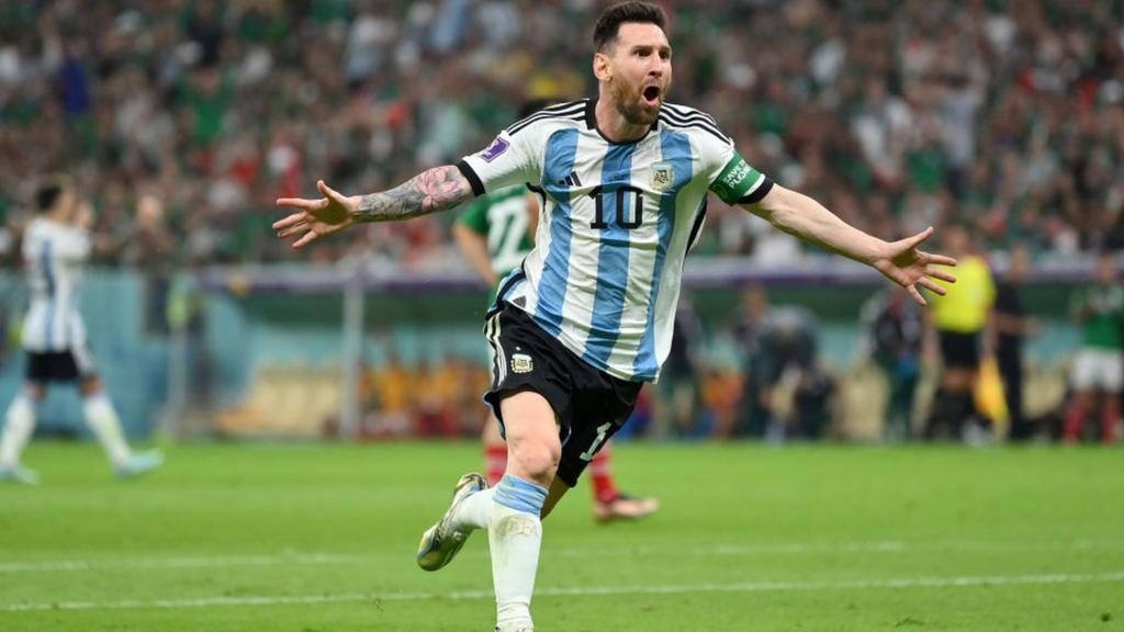 Lionel Messi celebrates