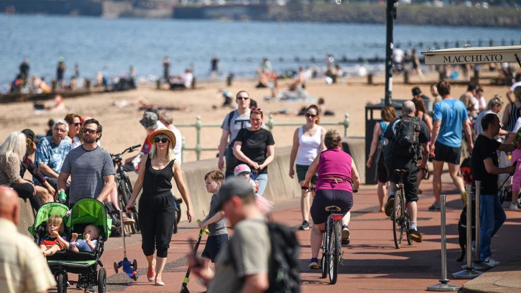 Crowds in Edinburgh