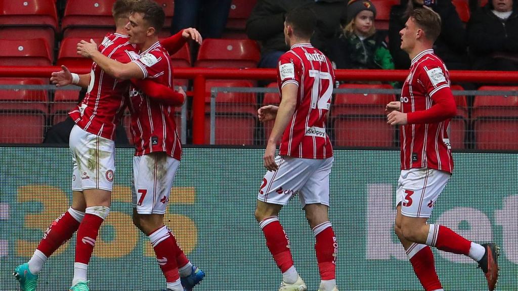 Bristol City celebrate scoring