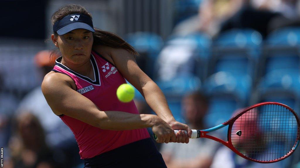 Lily Miyazaki playing a forehand