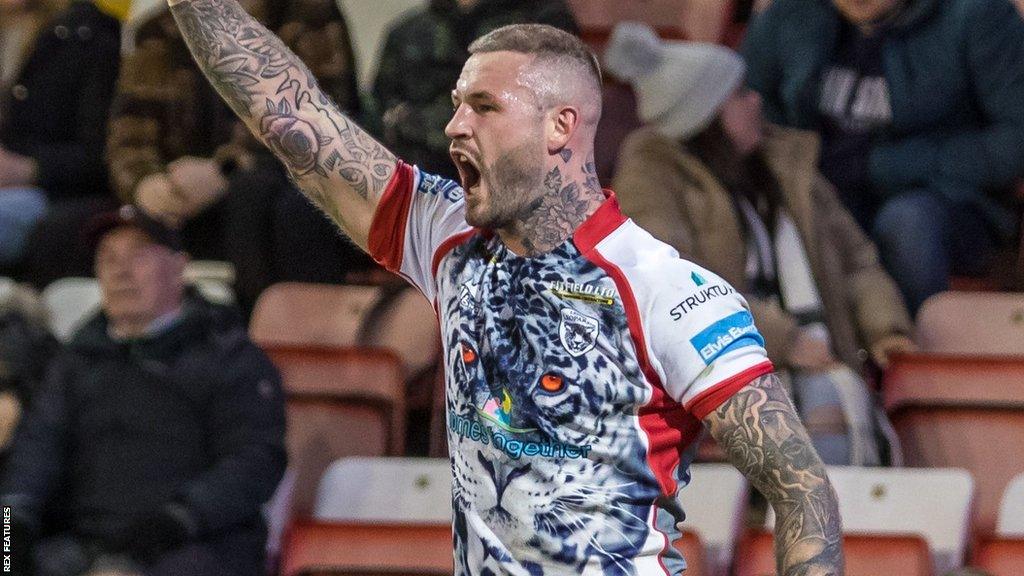 Zak Hardaker in action for Leigh Leopards