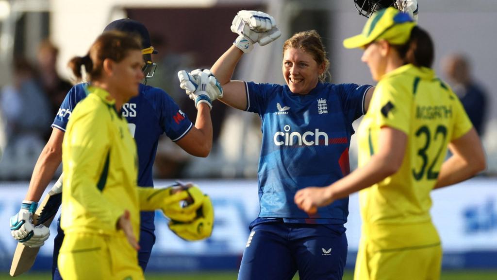 Kate Cross & Heather Knight celebrate victory