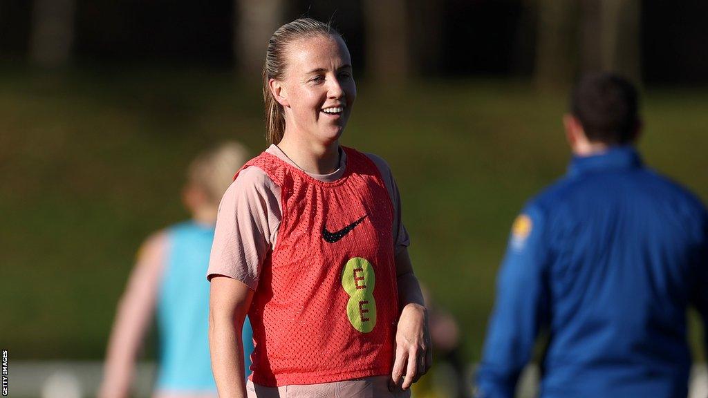 Beth Mead training for England