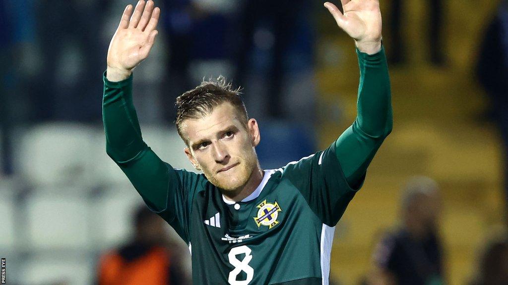 Steven Davis playing for Northern Ireland