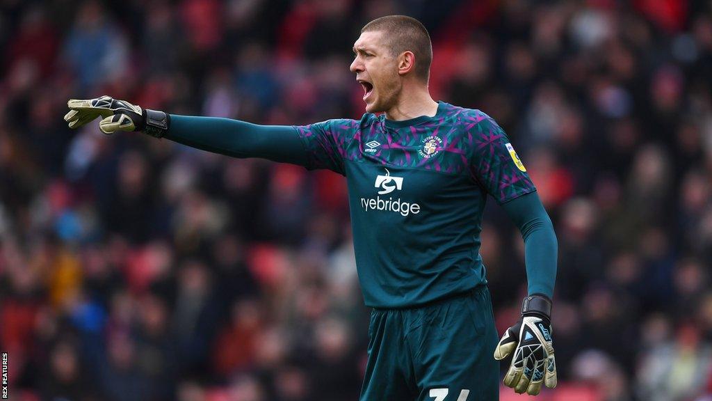 Luton Town goalkeeper Ethan Horvath