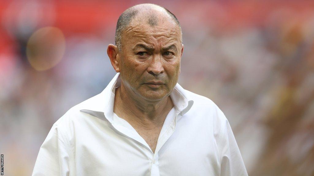 Eddie Jones observes his players