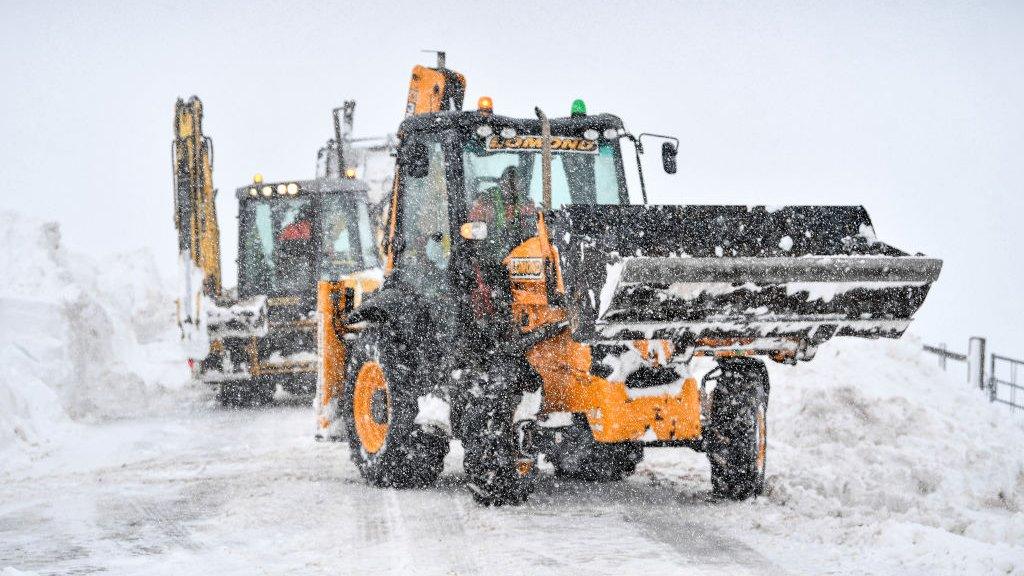 snowy-roads-in-scotland.