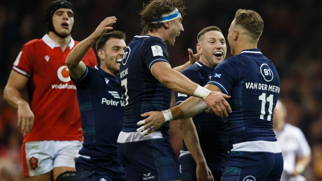 Scotland celebrate a try