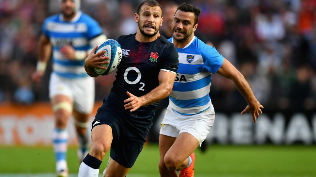 Danny Care runs with the ball