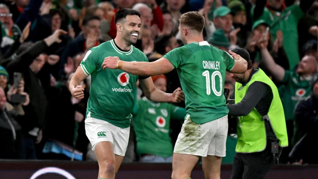 Ireland celebrate retaining their Six Nations title