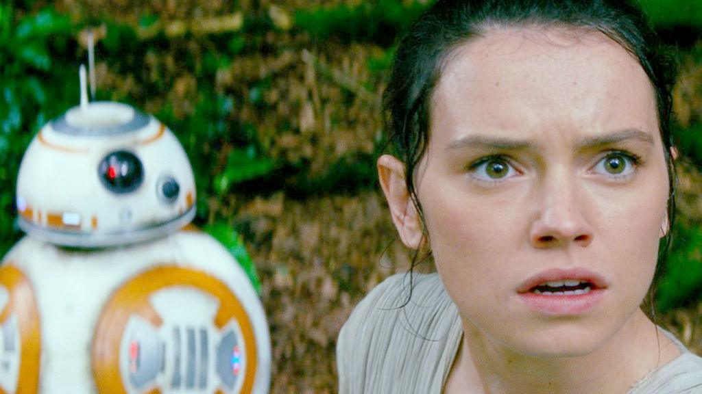 BB-8-and-Rey-(Daisy-Ridley).