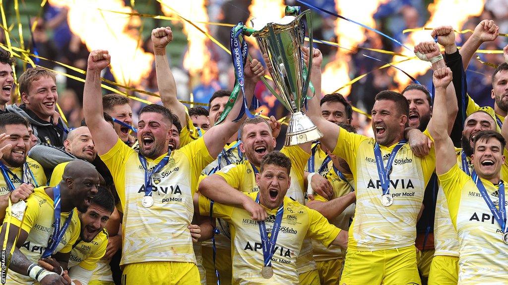 La Rochelle players lifting the 2023 Champions Cup