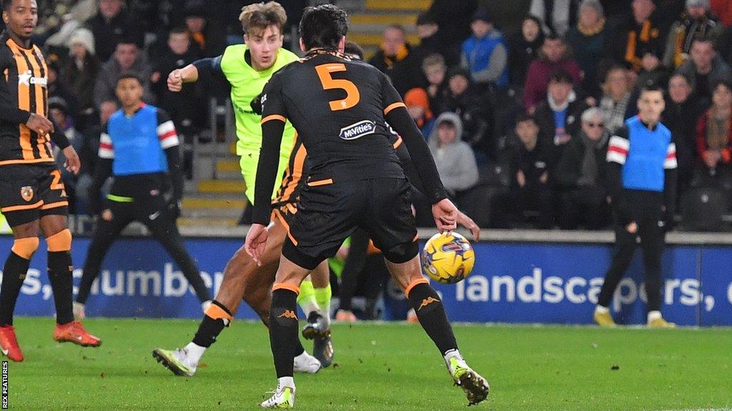 Sunderland's Jack Clarke scores against Hull