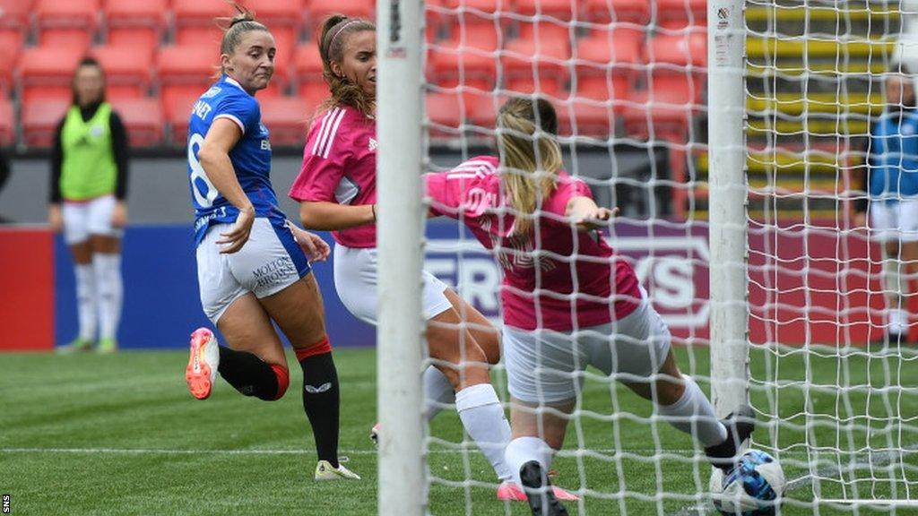 Chelsea Cornet scores for Rangers