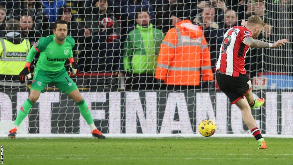 Oli McBurnie scores for Sheffield United