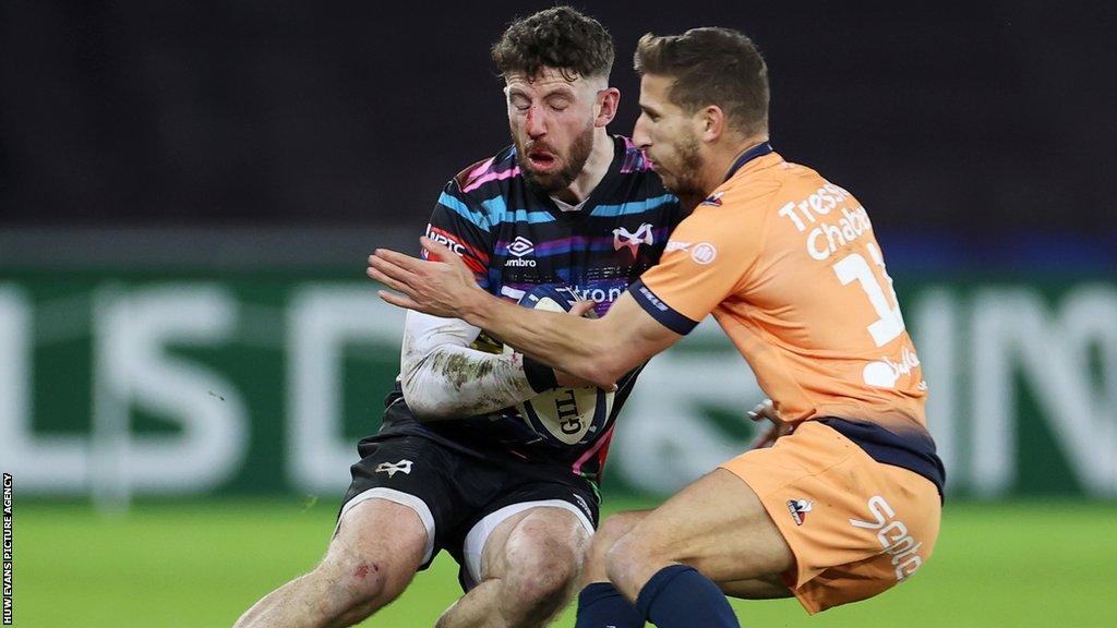 Wing Alex Cuthbert, who scored Ospreys' opening try, has played 55 internationals for Wales