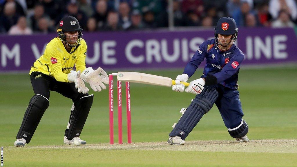 Robin Das batting for Essex