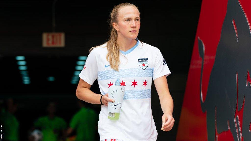 Zoe Morse walks out for a game for Chicago Red Stars