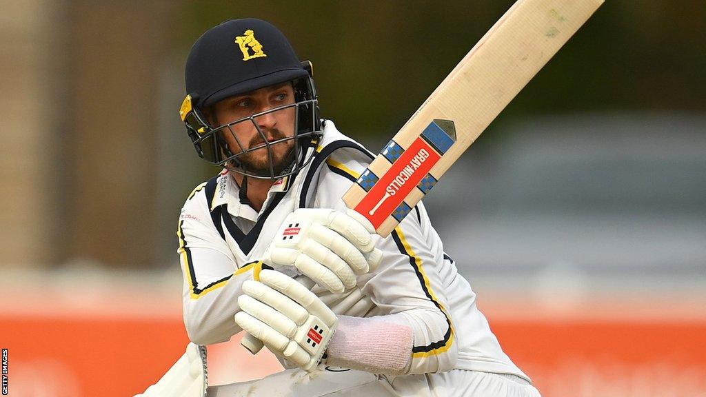 Warwickshire's Ed Barnard batting