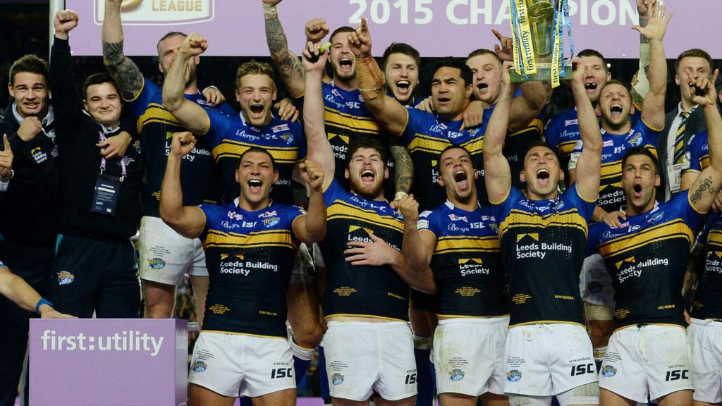 Leeds Rhinos lift the Super League trophy