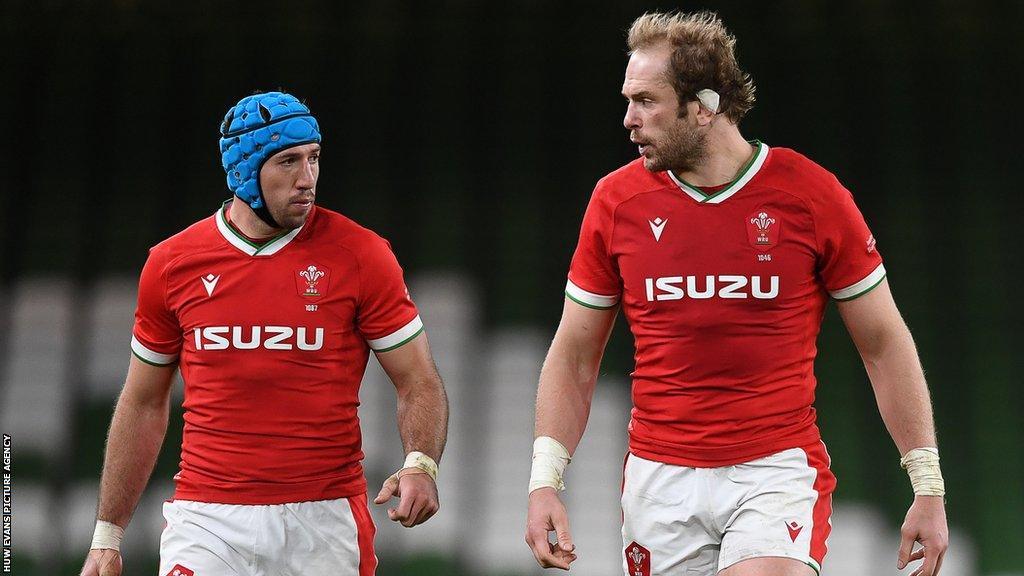 Justin Tipuric (left) replaced Alun Wyn Jones as the Ospreys captain