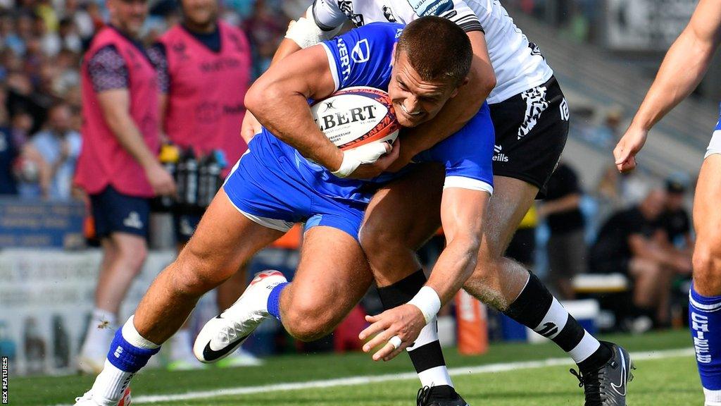 Henry Slade scores a trey for Exeter