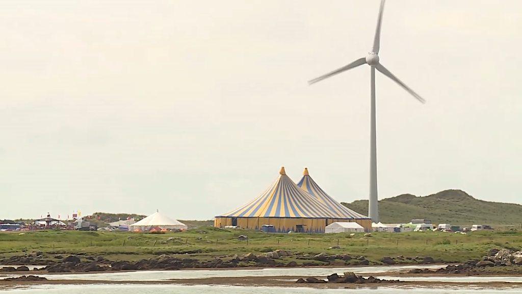 Fèis an Eilein Duirche ann an Uibhist a' cur taic ri suas ri seachd cosnaidhean ann an roinn na turasachd, a-rèir aithisg air buaidh eaconamach na fèise.