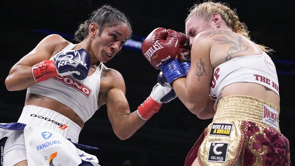 Amanda Serrano hits Heather Hardy