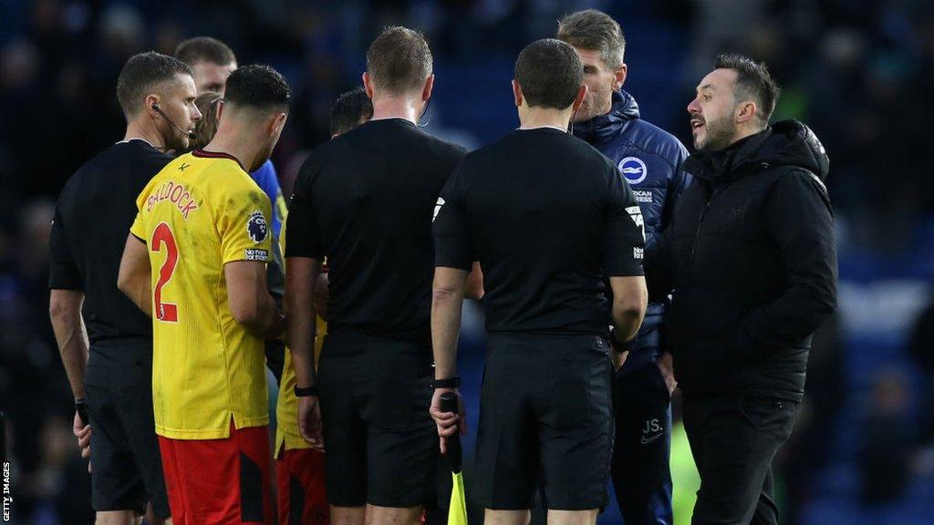 Roberto De Zerbi speaking to match officials after Brighton's 1-1 draw with Sheffield United