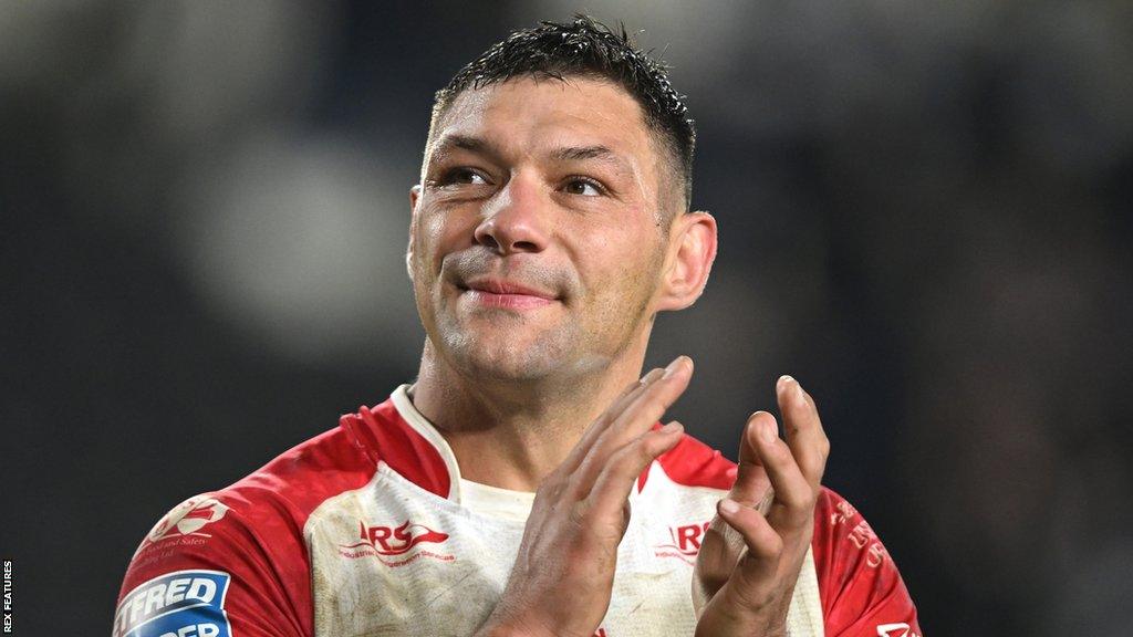 Ryan Hall of Hull KR applauding and smiling