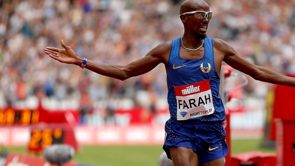 Mo Farah celebrates winning