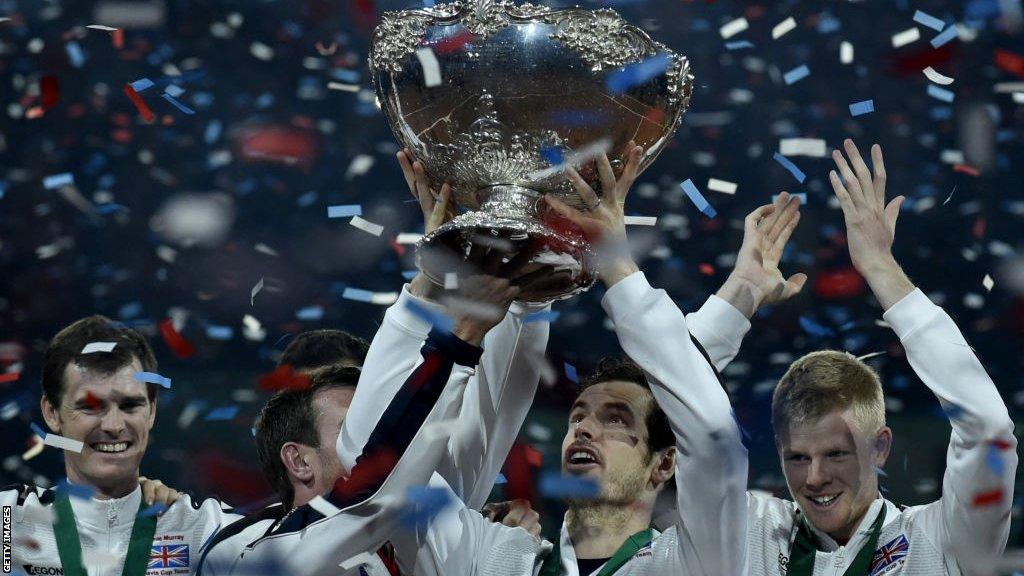 Andy Murray holding the Davis Cup trophy