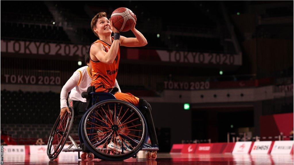 Bo Kramer in action for the Netherlands on the way to them winning gold the the Paralympic games in Tokyo