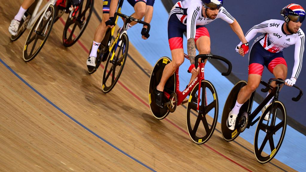 Bradley Wiggins and Mark Cavendish compete in madison