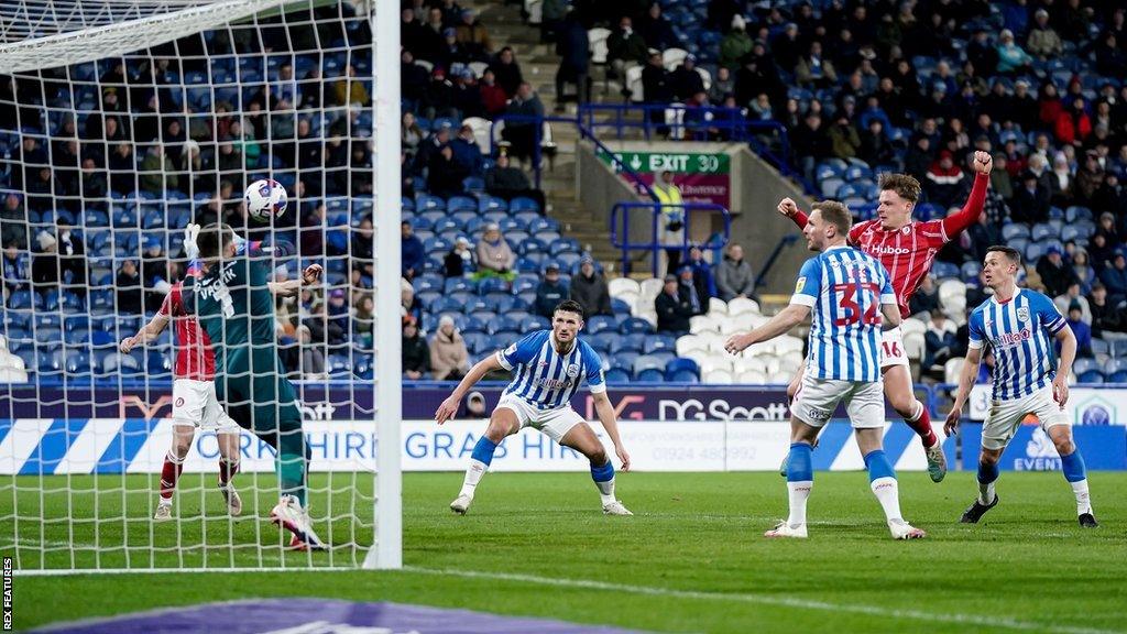 Tomas Vaclik saves Cameron Pring's header