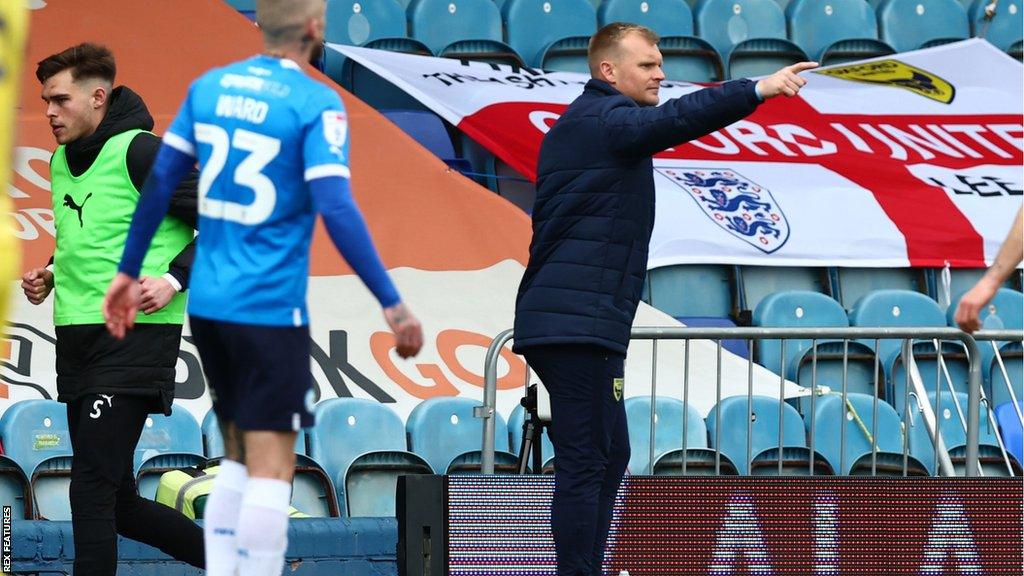 Oxford United head coach Liam Manning says Oxford United are starting to look like a team again following Peterborough draw.