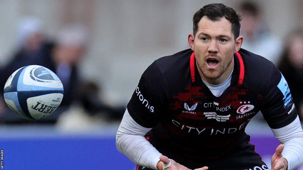 Alex Goode watches the ball