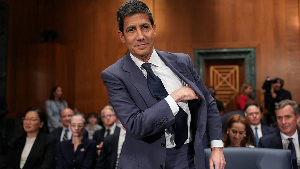 Kevin Warsh appears in the Senate
