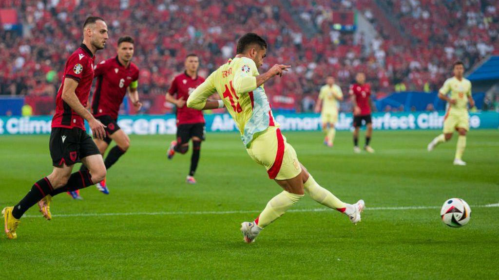 Ferran Torres scores for Spain