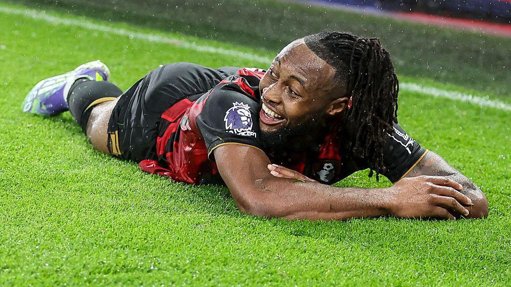 Antoine Semenyo celebrates his second goal