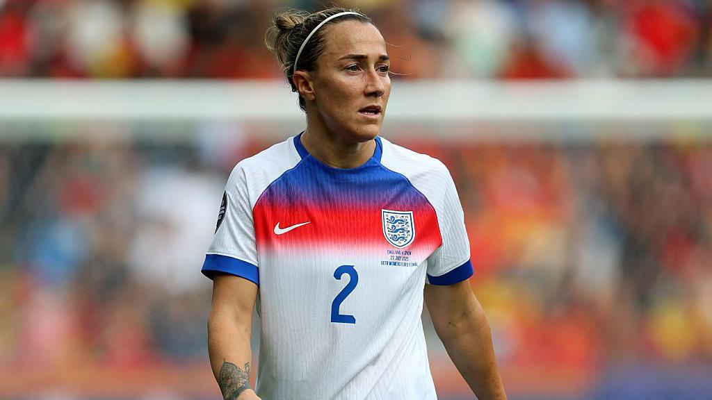 Lucy Bronze