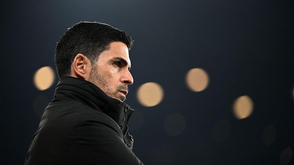 Mikel Arteta on the touchline