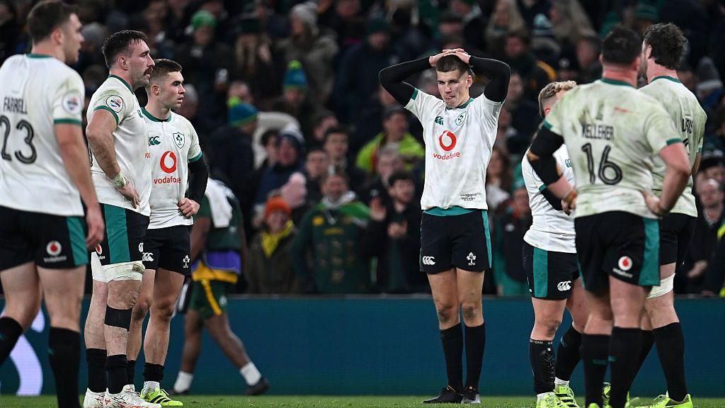 Sam Prendergast pinch hands connected caput 