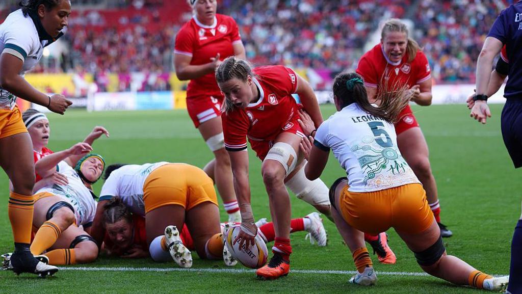 Sophie de Goede scores against Australia 