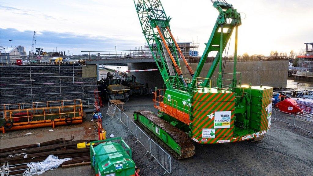 Construction on the Great Yarmouth third river crossing